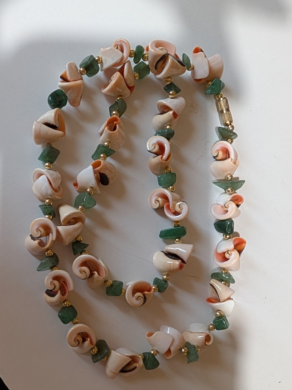 Elegant Conch Shell and Jade Chips Beaded Necklace